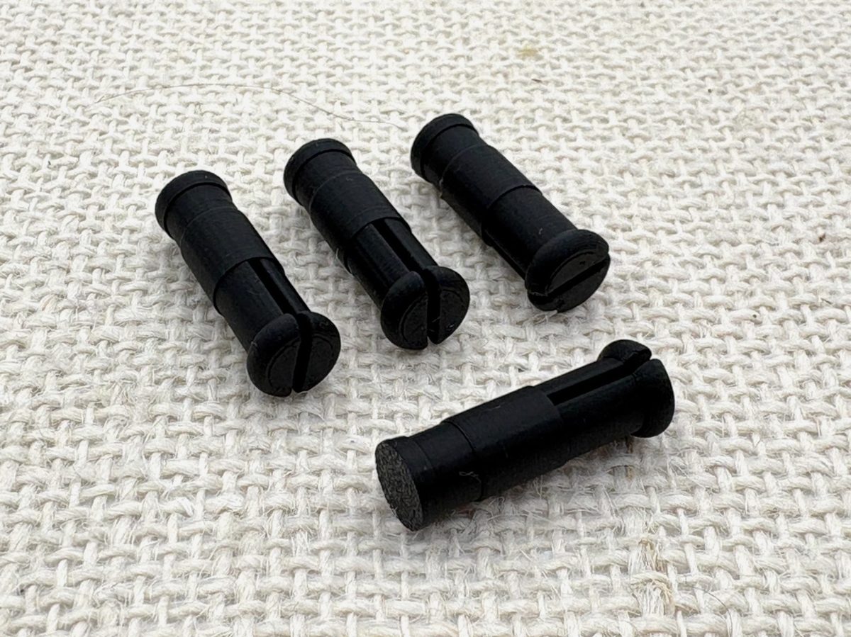 4 pegs