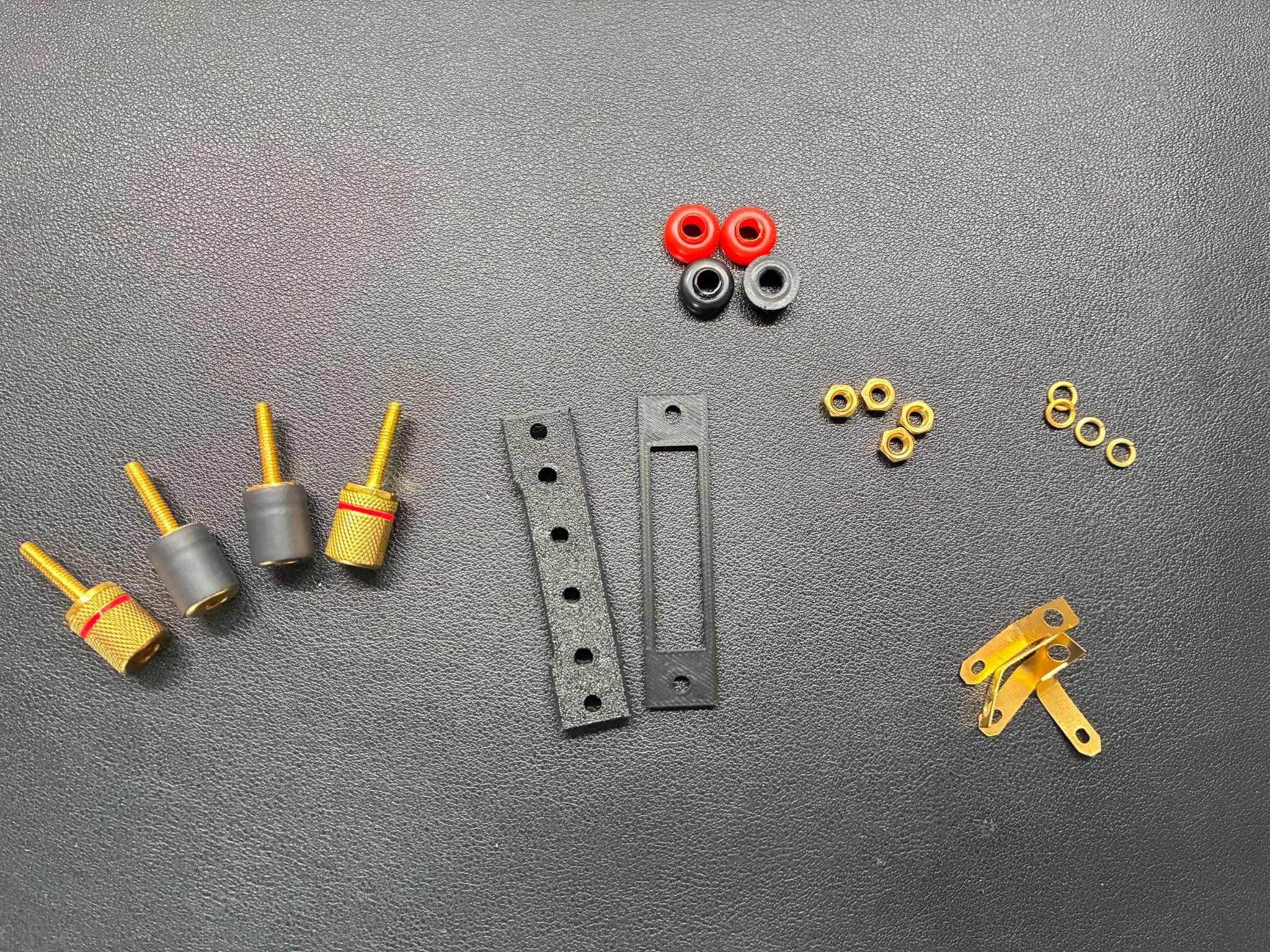 Kit contents: 2 adapter plates and 4 gold-plated binding posts
