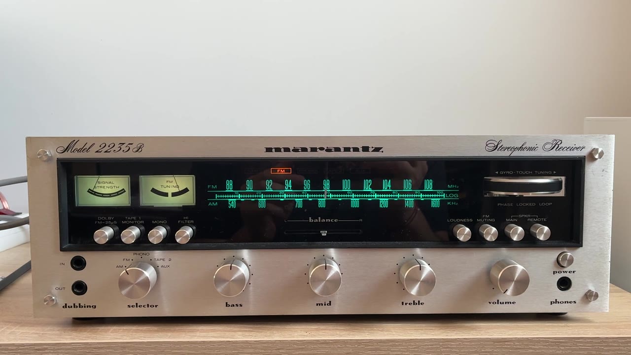 Marantz 2235B mit teilweise ausgefallener Beleuchtung